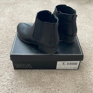 Black Chelsea Boots